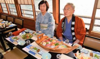 新たな観光の目玉へ 22日から屋形船 定期乗合スタート