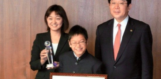 うらやすの人(25)： 全国中学生人権作文 コンテストで法務大臣賞 小林 想 さん