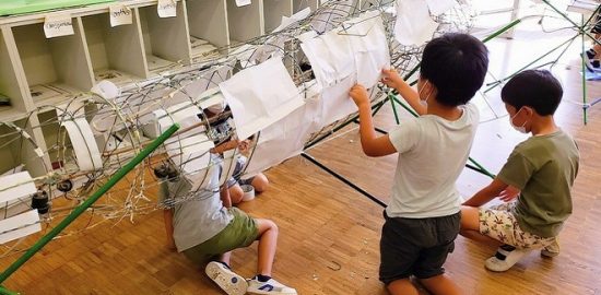 ウラヤスフェス2019 アオギスパレード張り子修復作業に46人の子ども達が参加