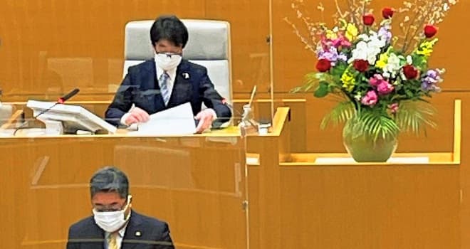 小林副議長が新年初の市議会で異例の「議長代行」