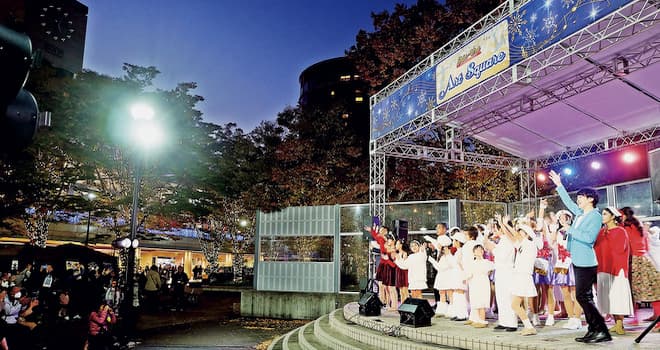 新浦安駅前広場を文化芸術の発信地に 華やかにイルミネーション点灯式